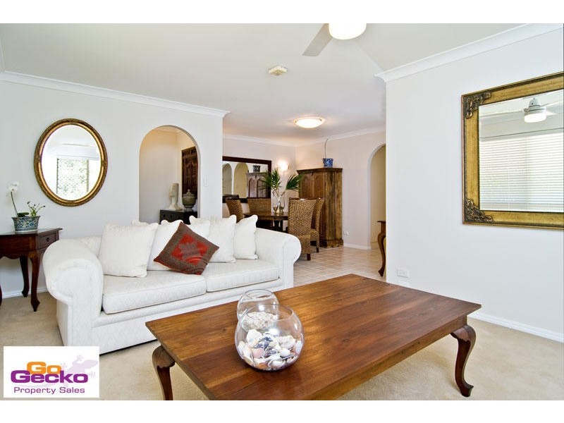 34 Sinatra Crescent, Mcdowall QLD 4053