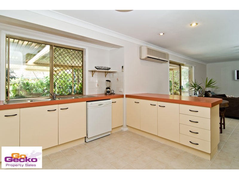 34 Sinatra Crescent, Mcdowall QLD 4053