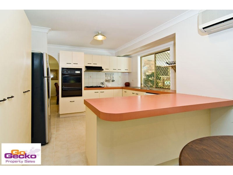 34 Sinatra Crescent, Mcdowall QLD 4053