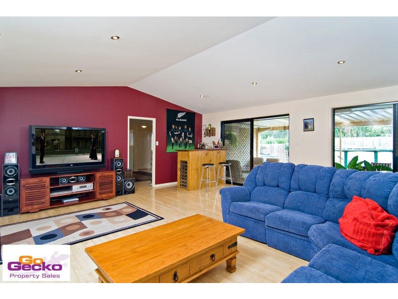 13 Fred Campbell Drive, Albany Creek QLD 4035