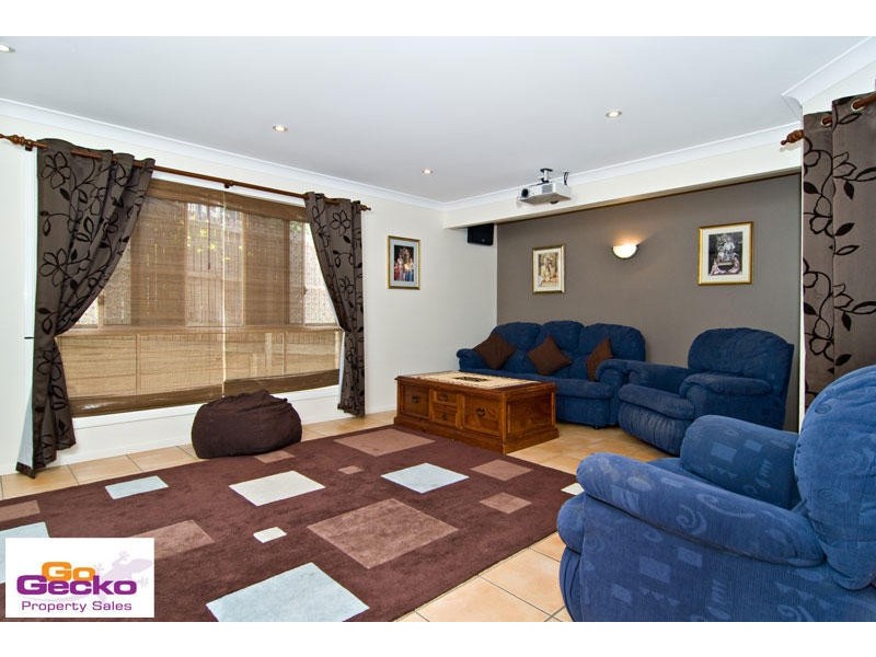 17 Sylvia Court, Eatons Hill QLD 4037