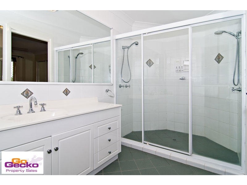 17 Sylvia Court, Eatons Hill QLD 4037