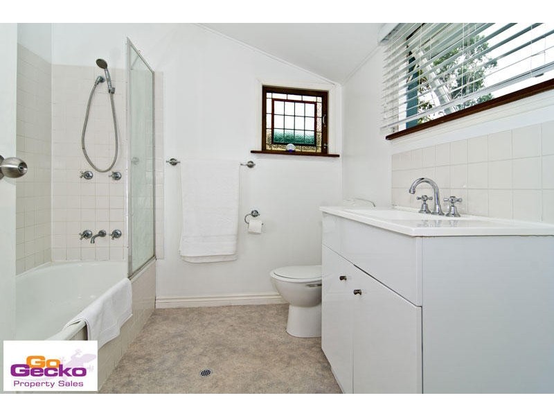 80 Glen Retreat Road, Mitchelton QLD 4053