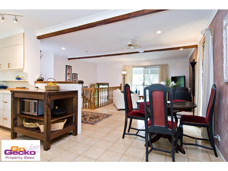 42 Folkstone Avenue, Albany Creek QLD 4035