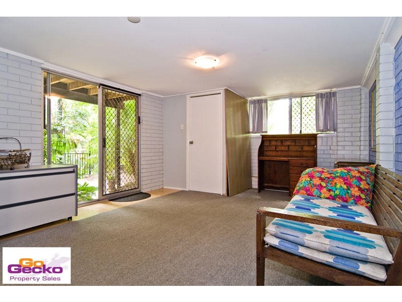 42 Folkstone Avenue, Albany Creek QLD 4035