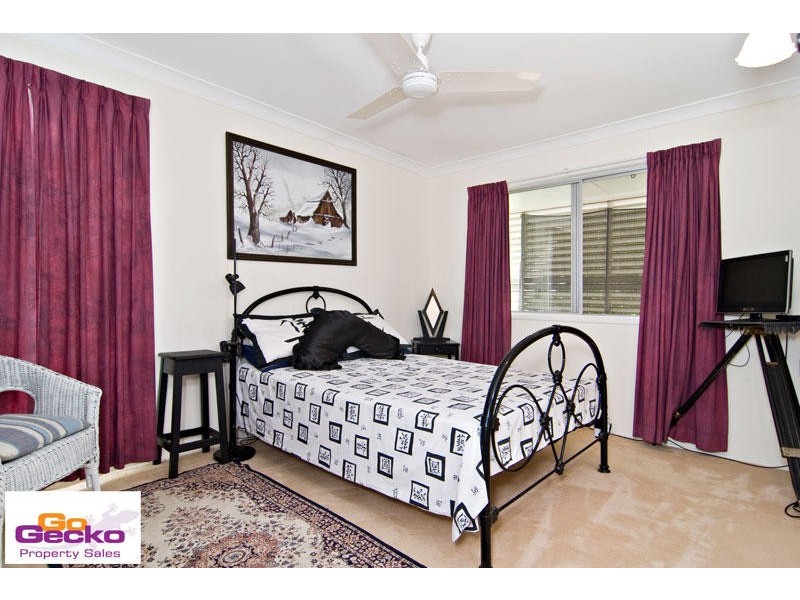 42 Folkstone Avenue, Albany Creek QLD 4035