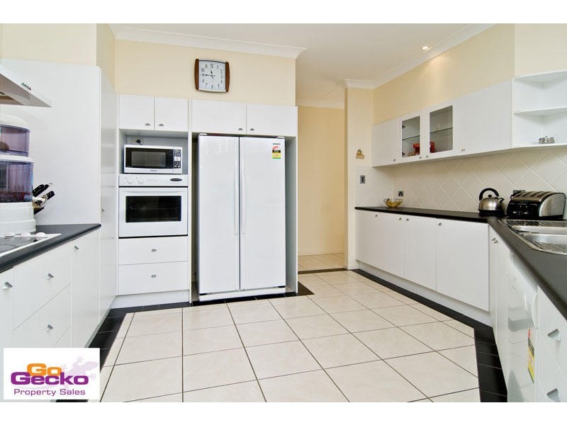 4 Starina Court, Eatons Hill QLD 4037
