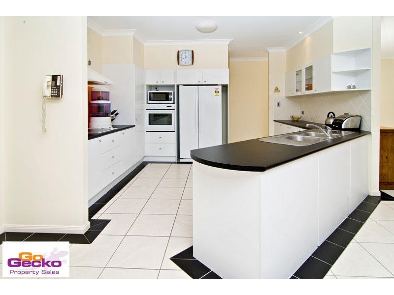 4 Starina Court, Eatons Hill QLD 4037