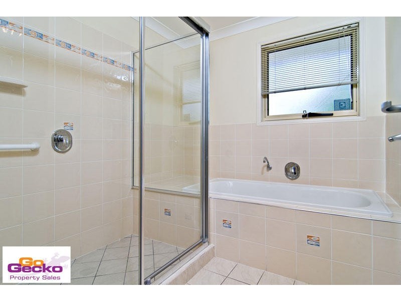 4 Starina Court, Eatons Hill QLD 4037