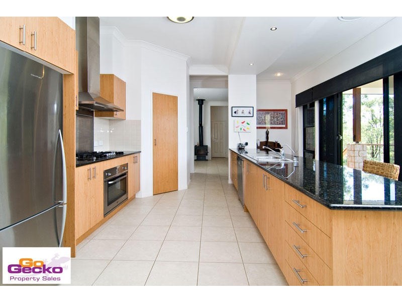 16 Balmoral Road, Samford QLD 4520