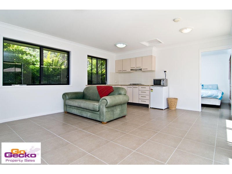 16 Balmoral Road, Samford QLD 4520