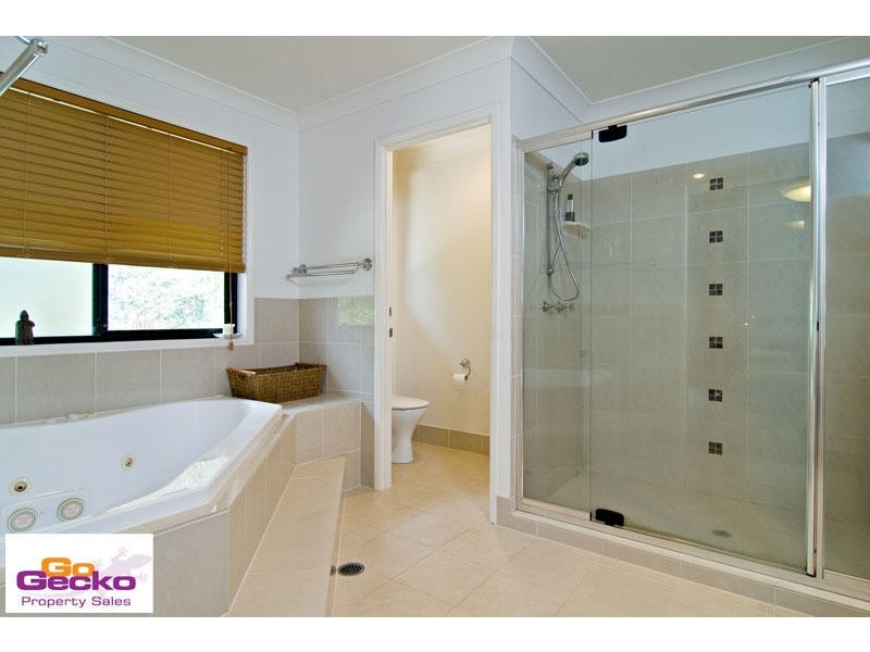 16 Balmoral Road, Samford QLD 4520