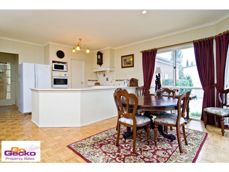 4 Riverine Court, Samford QLD 4520