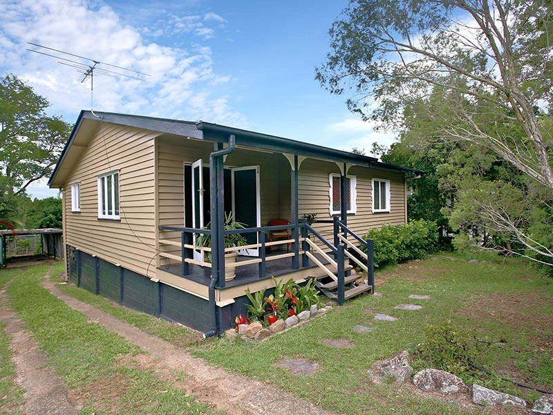 61 Minto Crescent, Arana Hills QLD 4054