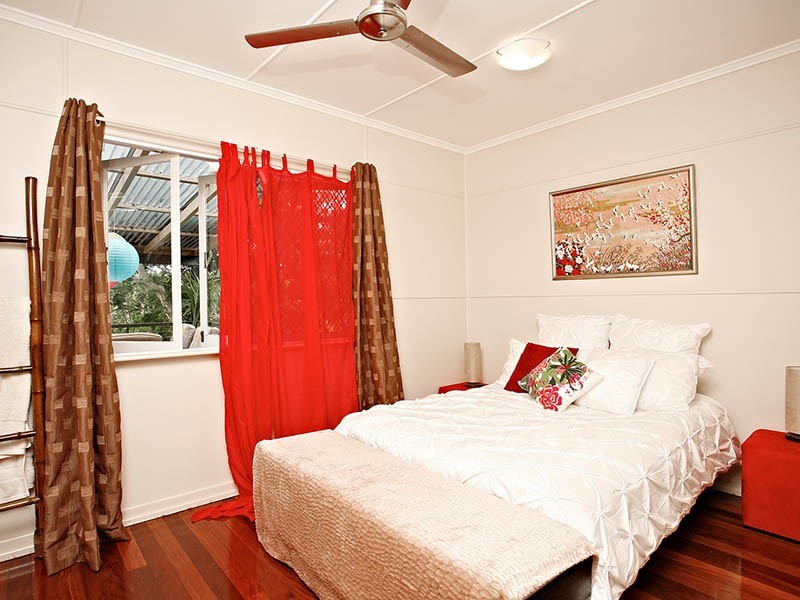 61 Minto Crescent, Arana Hills QLD 4054