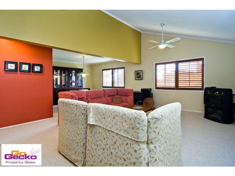 30 Pegasus Avenue, Eatons Hill QLD 4037