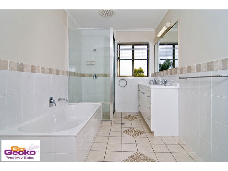 30 Pegasus Avenue, Eatons Hill QLD 4037
