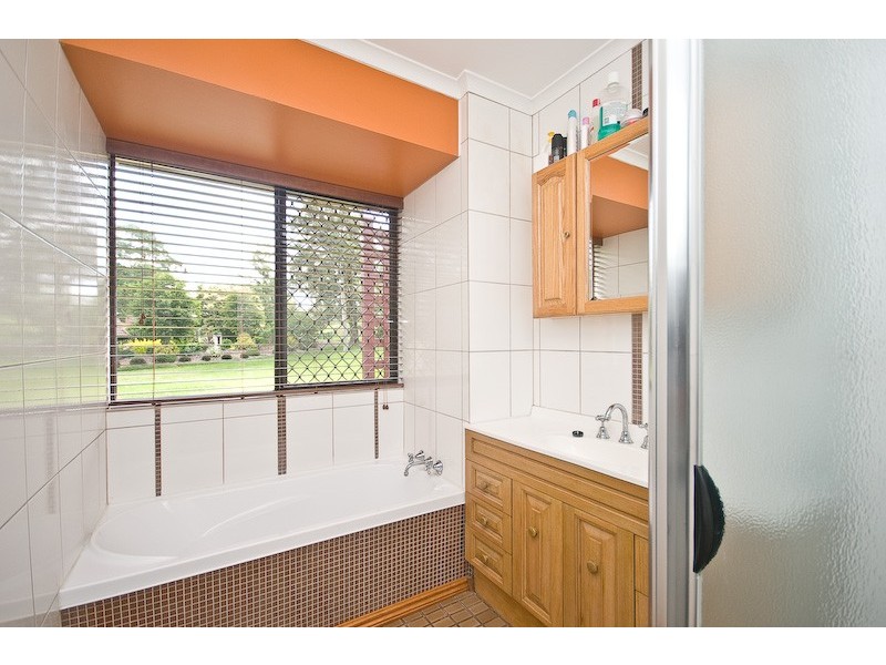 2 Ferntree Court, Samford QLD 4520