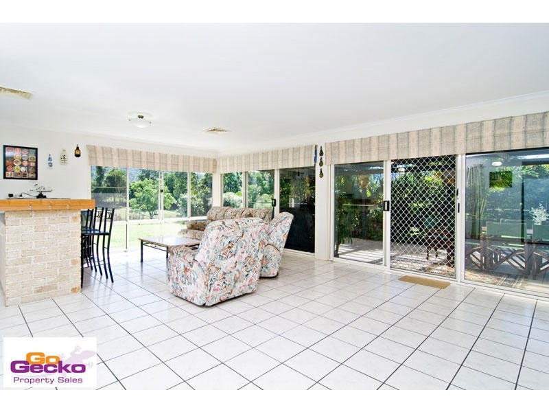 8 Woodanga Drive, Samford QLD 4520