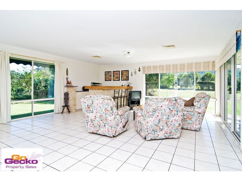8 Woodanga Drive, Samford QLD 4520