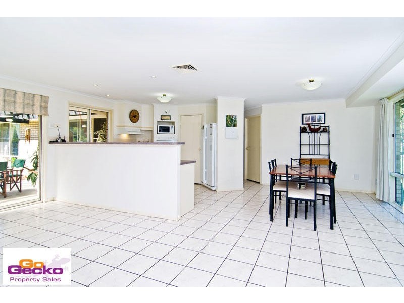 8 Woodanga Drive, Samford QLD 4520