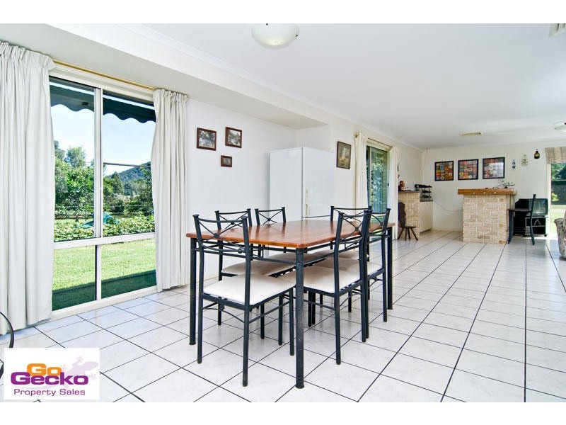 8 Woodanga Drive, Samford QLD 4520