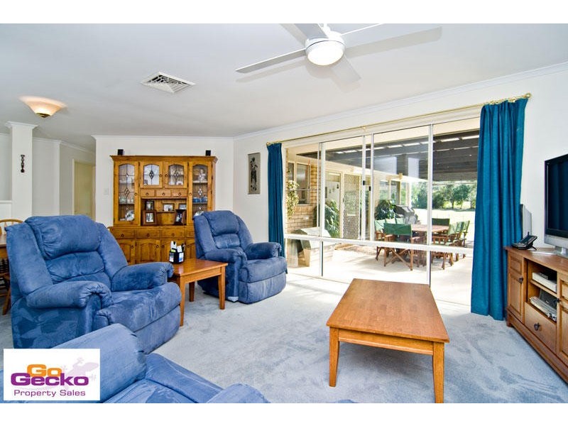 8 Woodanga Drive, Samford QLD 4520