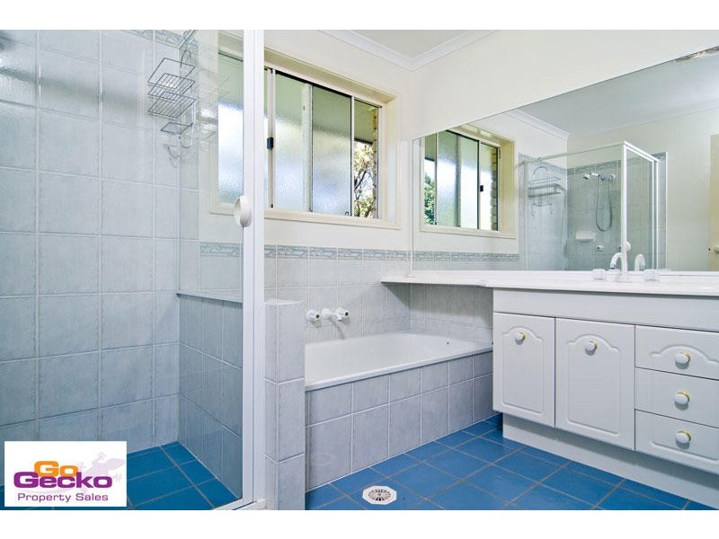 8 Woodanga Drive, Samford QLD 4520