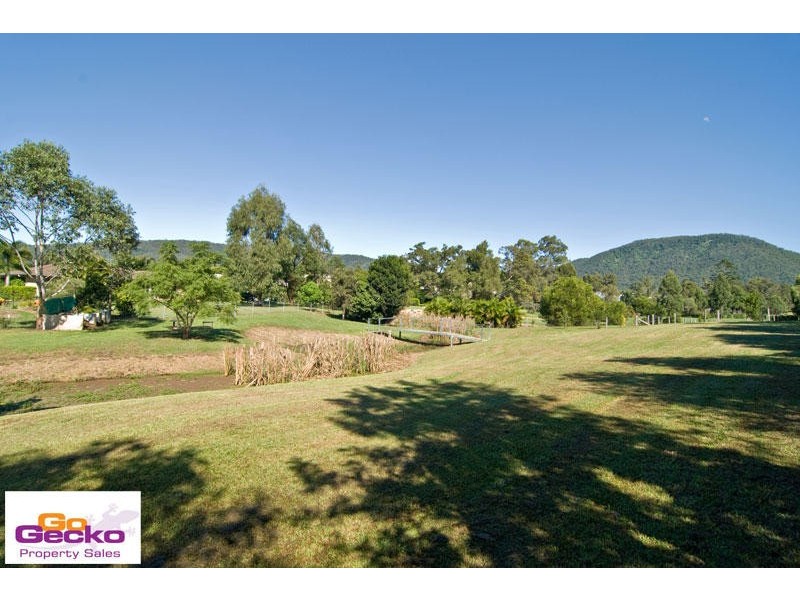 8 Woodanga Drive, Samford QLD 4520