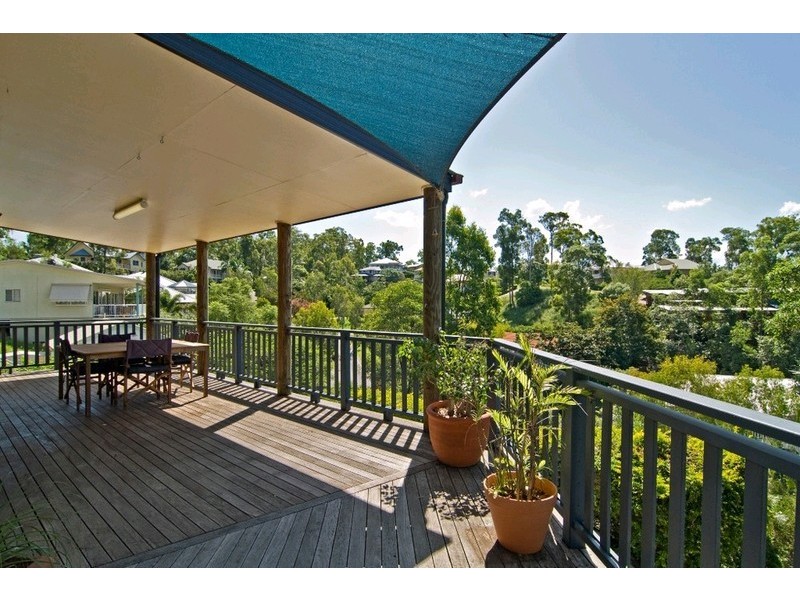 33 Larwood Place, Ferny Hills QLD 4055