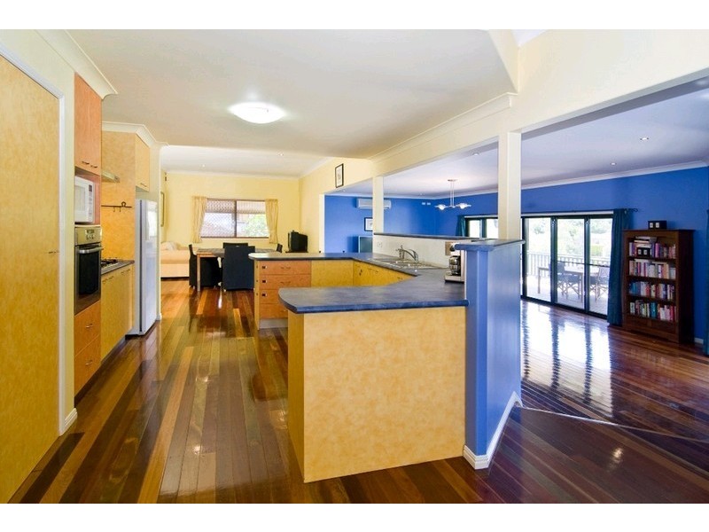 33 Larwood Place, Ferny Hills QLD 4055