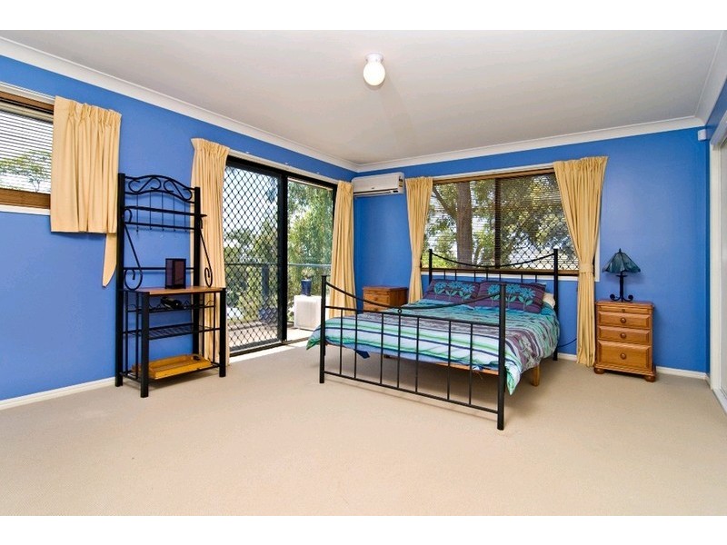 33 Larwood Place, Ferny Hills QLD 4055