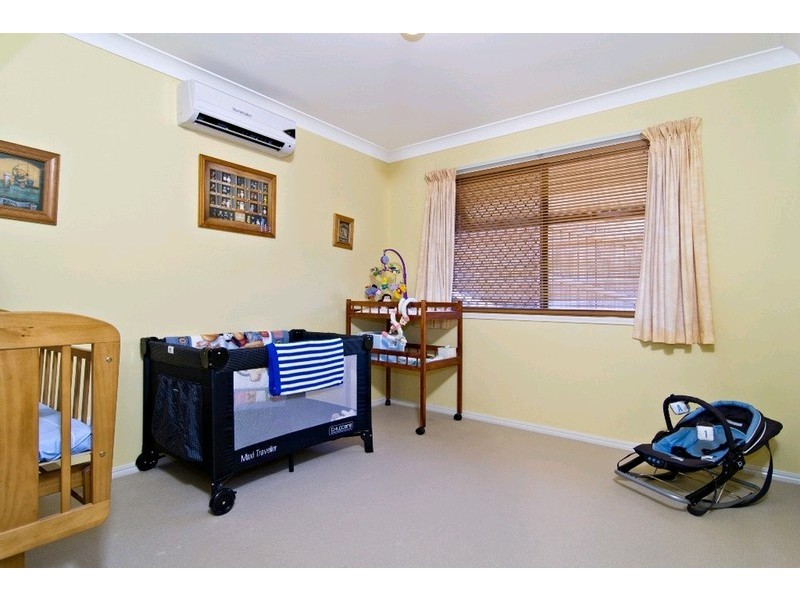 33 Larwood Place, Ferny Hills QLD 4055