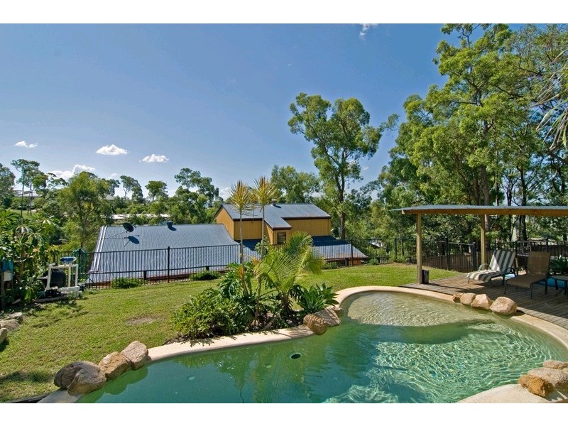 33 Larwood Place, Ferny Hills QLD 4055