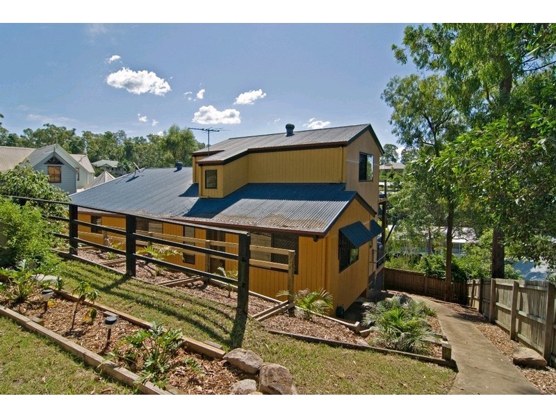 33 Larwood Place, Ferny Hills QLD 4055