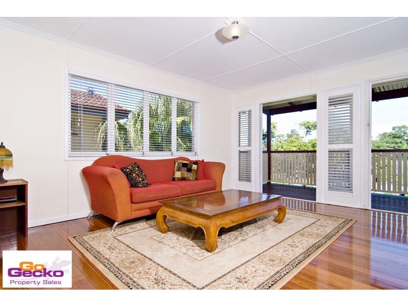 44 Yanderra Avenue, Arana Hills QLD 4054