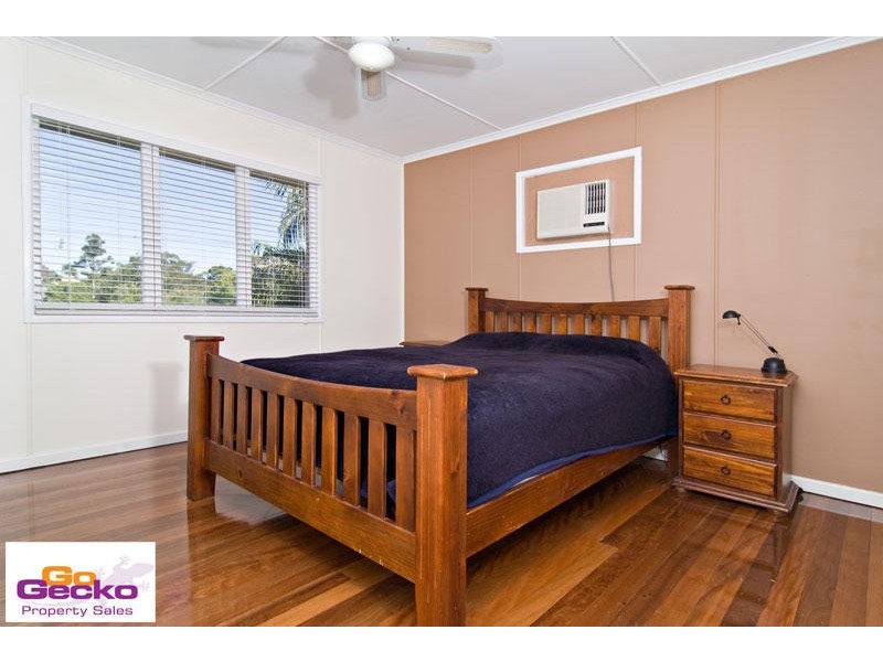 44 Yanderra Avenue, Arana Hills QLD 4054