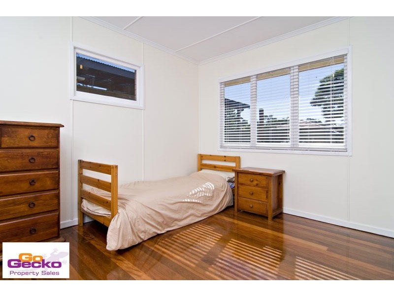 44 Yanderra Avenue, Arana Hills QLD 4054