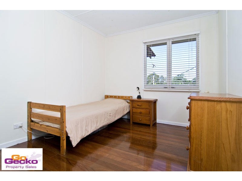 44 Yanderra Avenue, Arana Hills QLD 4054