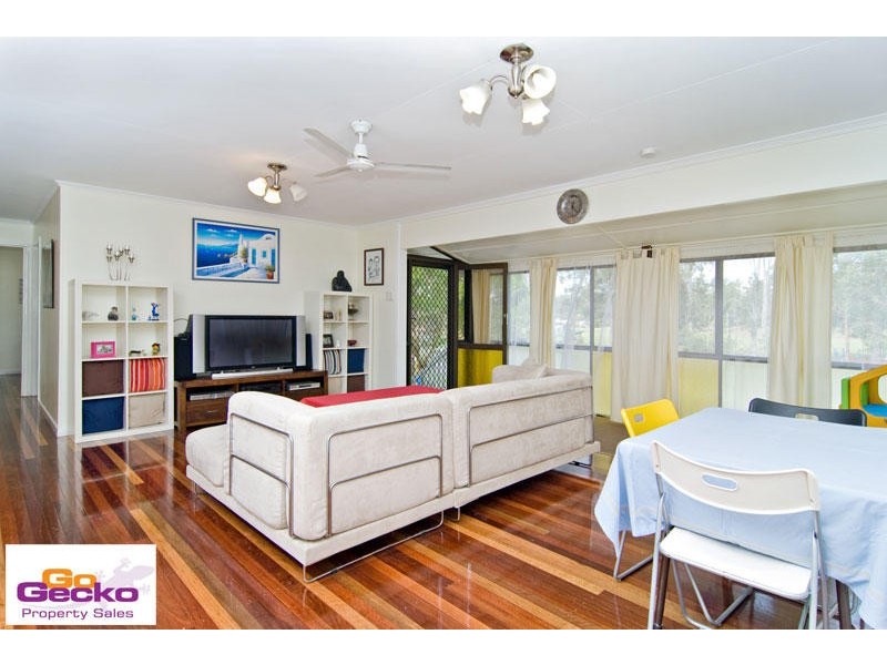 16 Bundar Crescent, Ferny Hills QLD 4055