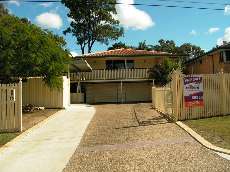 32 Dunbil Avenue, Ferny Hills QLD 4055