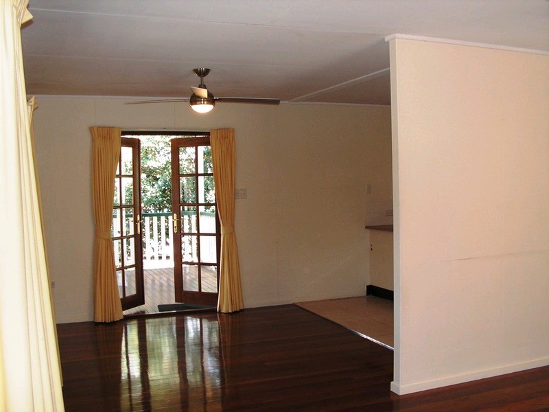 32 Dunbil Avenue, Ferny Hills QLD 4055