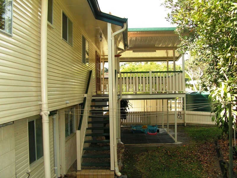 32 Dunbil Avenue, Ferny Hills QLD 4055