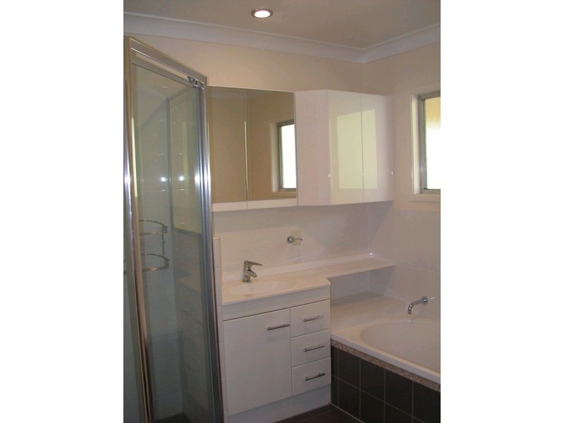 32 Dunbil Avenue, Ferny Hills QLD 4055