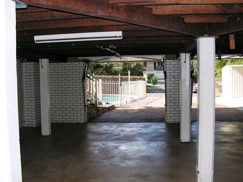 32 Dunbil Avenue, Ferny Hills QLD 4055