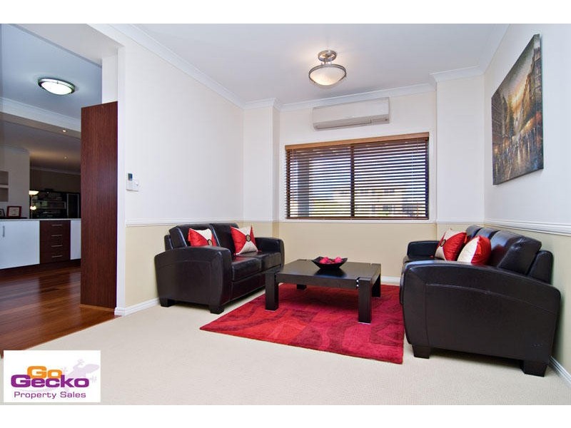 40 Tivoli Place, Ferny Grove QLD 4055