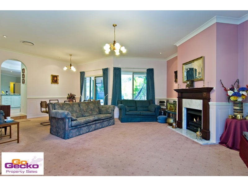 13 Fortrose Place, Ferny Grove QLD 4055