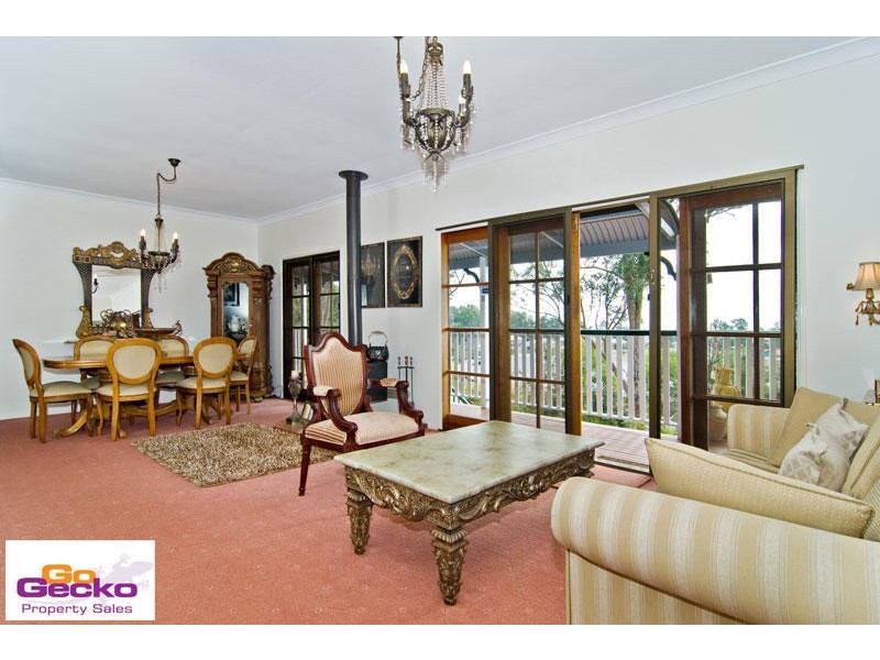 13 Hemwood Close, Ferny Hills QLD 4055