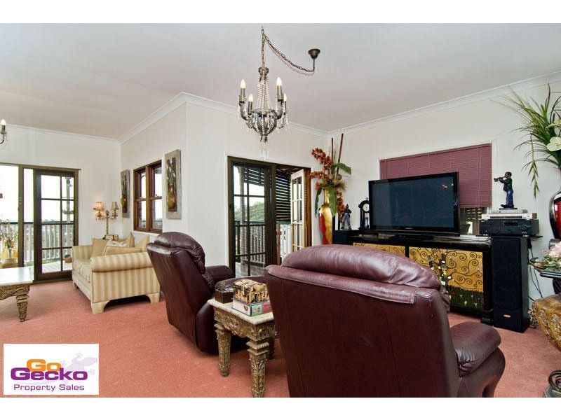 13 Hemwood Close, Ferny Hills QLD 4055