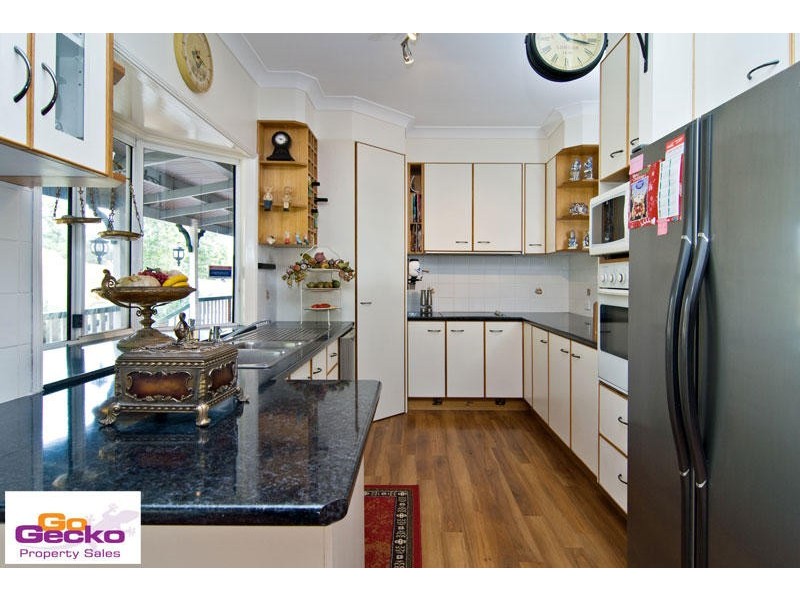 13 Hemwood Close, Ferny Hills QLD 4055